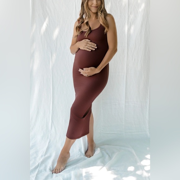 NWT Blanqi Maternity Ribbed Midi Dress in Coco Brown - Picture 1 of 7